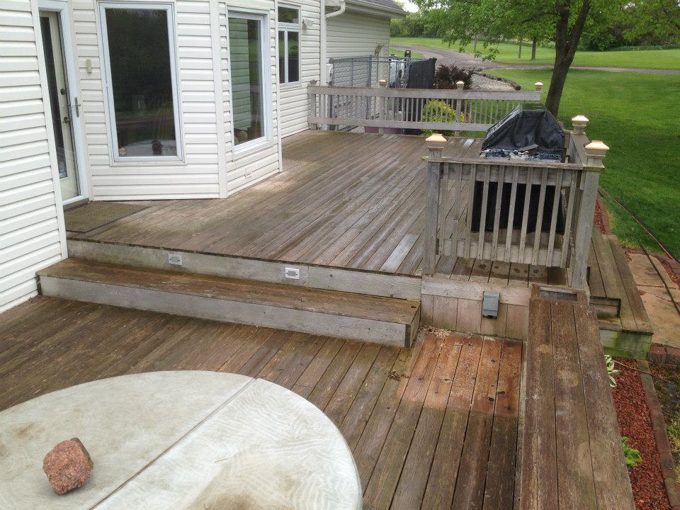 Dirty deck before cleaning 